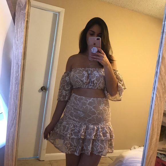 Lace set - Picture 2 of 2